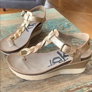 OTBT brand new sandal in box